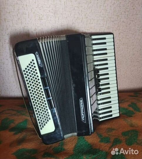 Аккордеон Weltmeister Stella