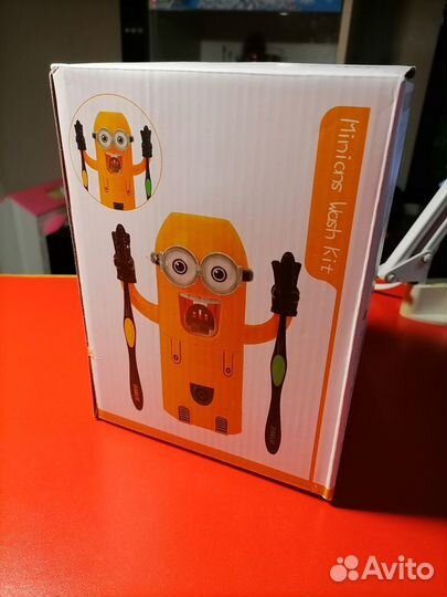 Дозатор для зубной пасты