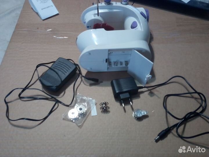 Мини швейная машинка SM-202A новая