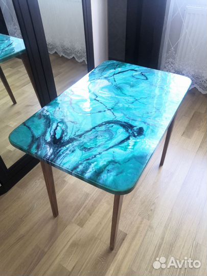 Журнальный столик ручной работы