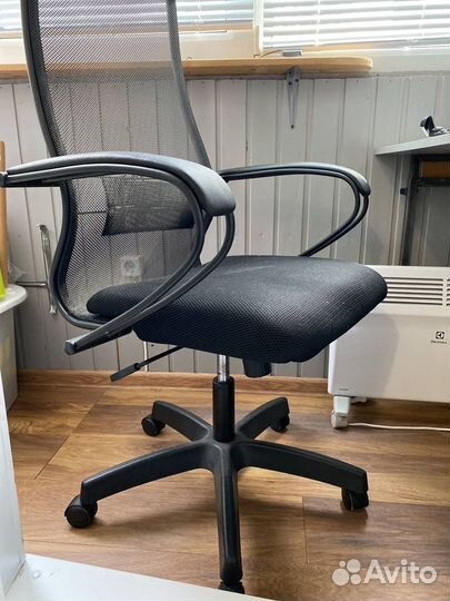Офисное кресло метта комплект 11