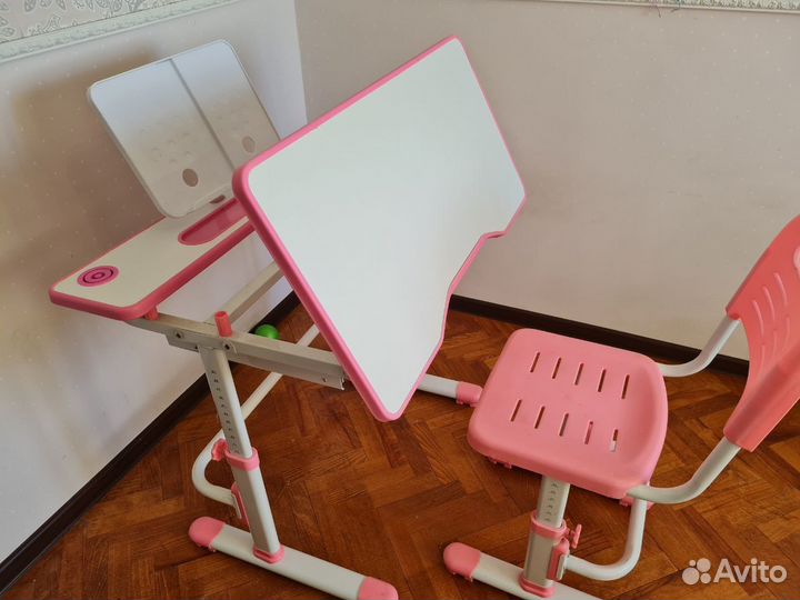 Детский письменный стол-трансформер