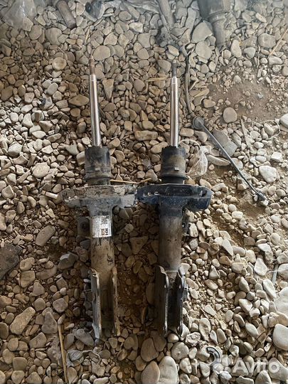 Передние Амортизаторы Hyundai Solaris