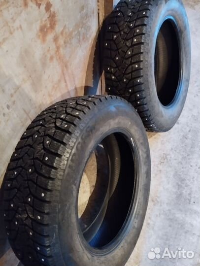 Bridgestone Blizzak Spike-02 195/65 R15 92T