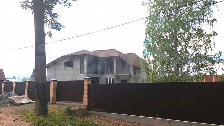 Коттедж 250 м² на участке 12,7 сот.