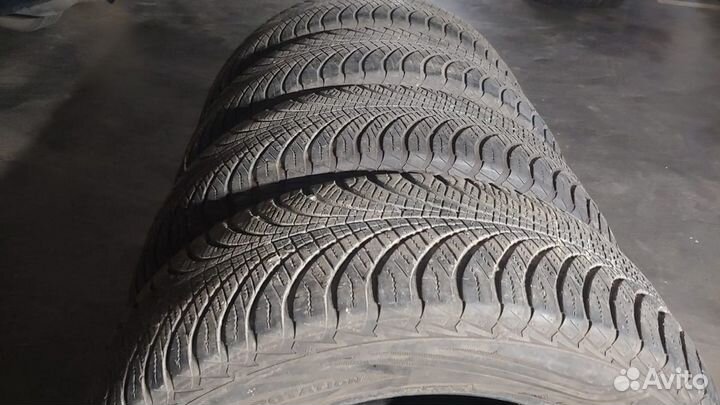 Goodyear Vector 4Seasons Gen-2 SUV 235/60 R18 107W