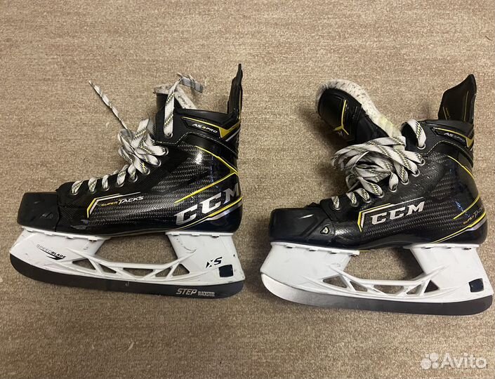 Коньки хоккейные