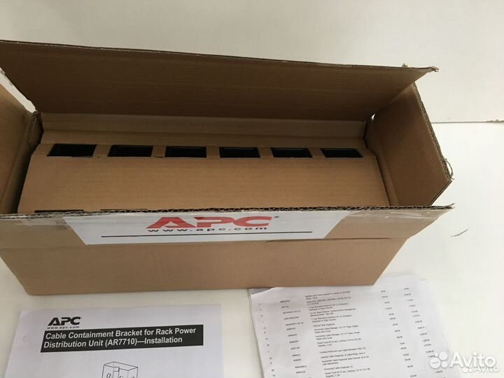 Кабельный органайзер APC AR7710 новый