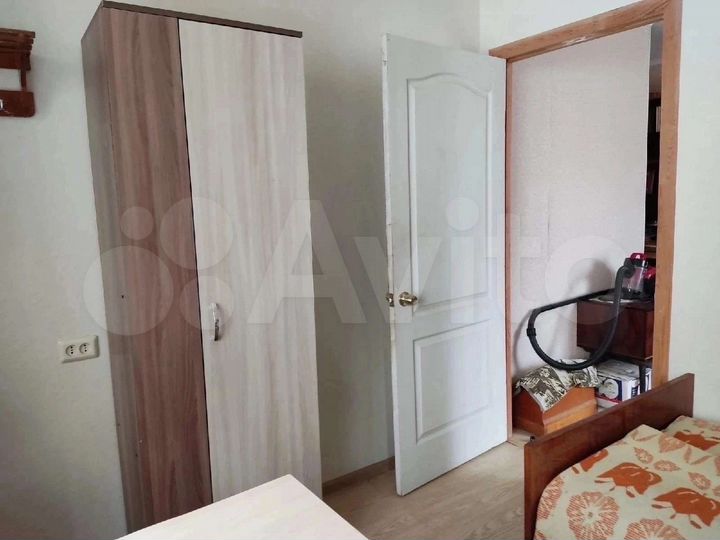 Комната 10 м² в 3-к., 1/10 эт.