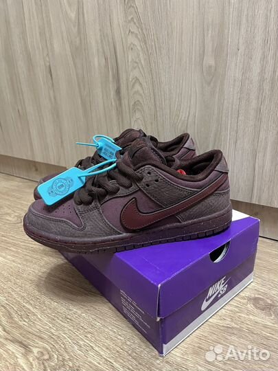 Nike SB Dunk Low City Of Love Burgundy Crush