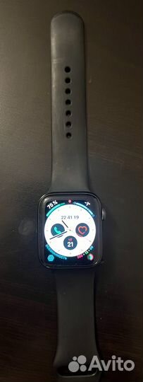 Apple Watch Series 4, 44 мм, корпус из алюминия