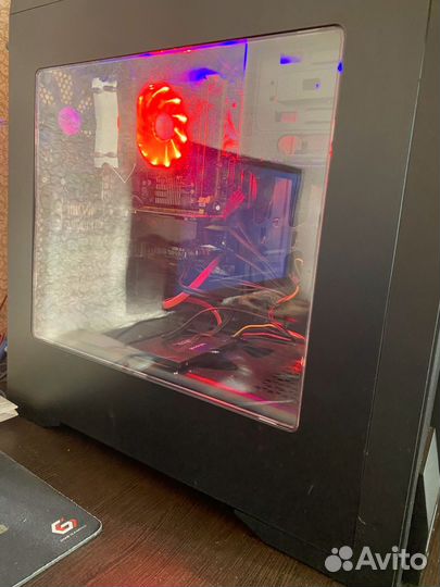 Игровой компьютер с монитором