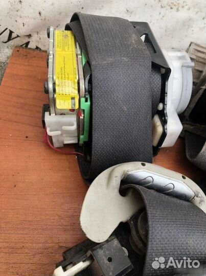 Ремень безопасности Toyota Corolla X