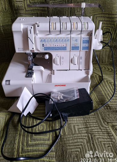 Janome 1200 D коверлок
