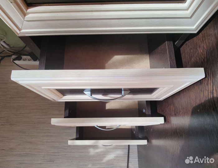 Письменный стол