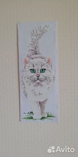 Картина вышита крестиком