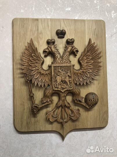 Герб России из дерева