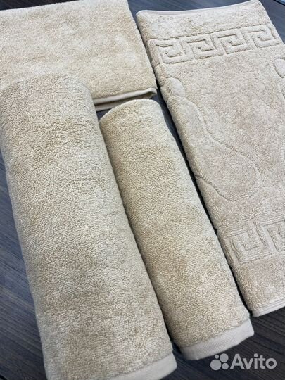 Полотенца отельные цветные махровые