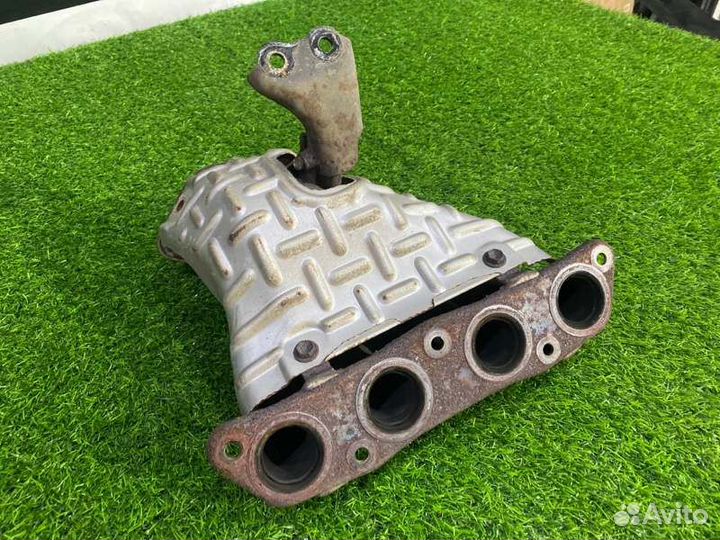 Коллектор выпускной Toyota Corolla Spacio ZZE122