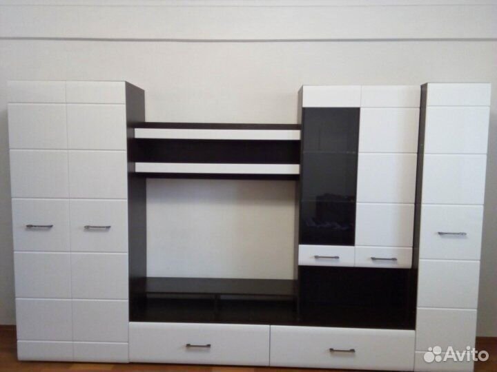 Стенка в гостиную