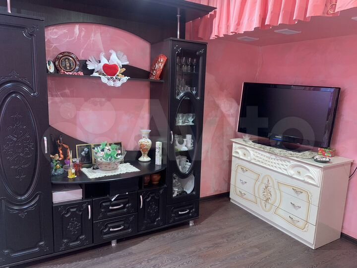 3-к. квартира, 57 м², 1/6 эт.