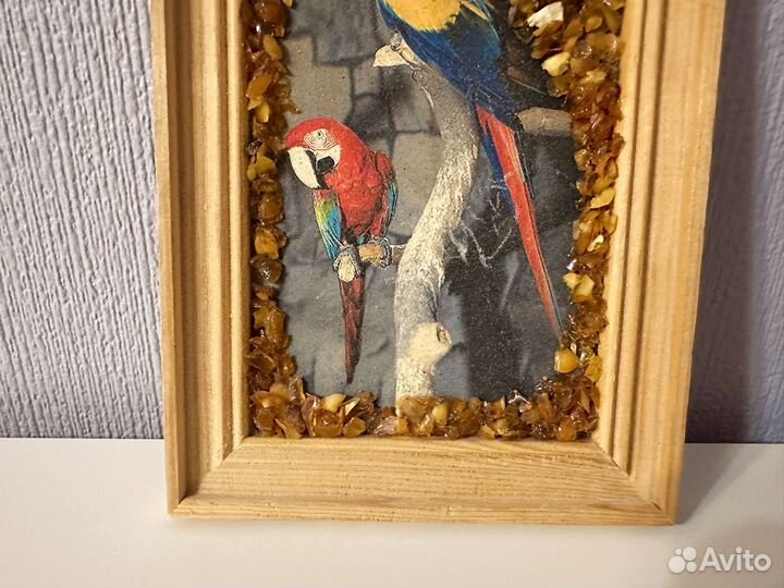 Мини картина с попугаями и янтарем