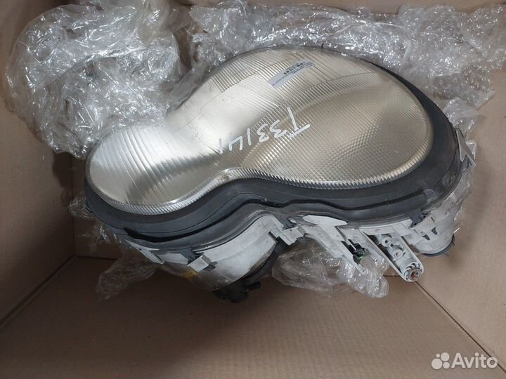 Фара (передняя) Mercedes C W203, 2002