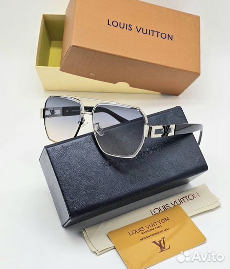 Солнцезащитные очки Louis Vuitton