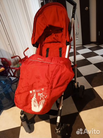 Прогулочная коляска