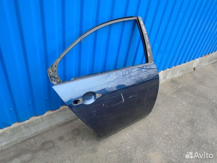 Nissan 82100-AV630 Дверь задняя правая