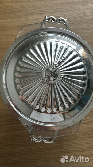 Блюдо на ножке с крышкой