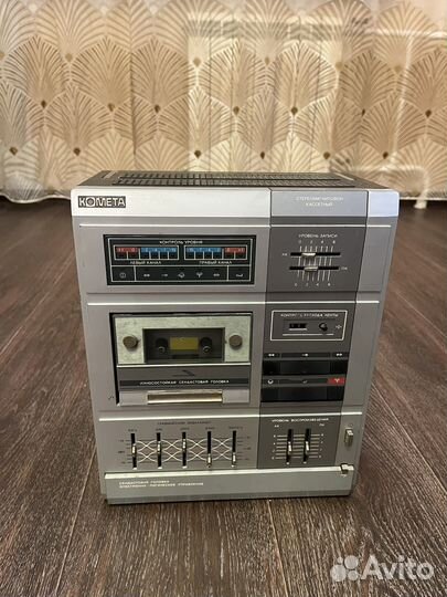 Магнитофон комета 225 с 2