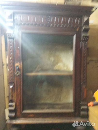 Антикварный шкаф буфет
