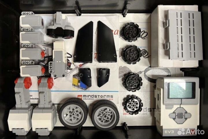 Lego Базовый набор + аккумулятор