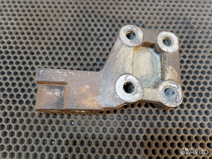 500307727 Кронштейн двигателя задний правый