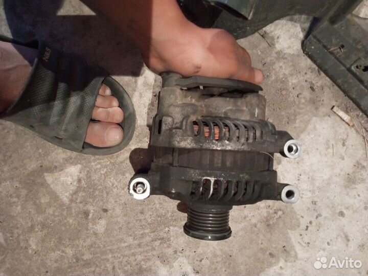 Генератор на citroen c4 1.6 120л мт