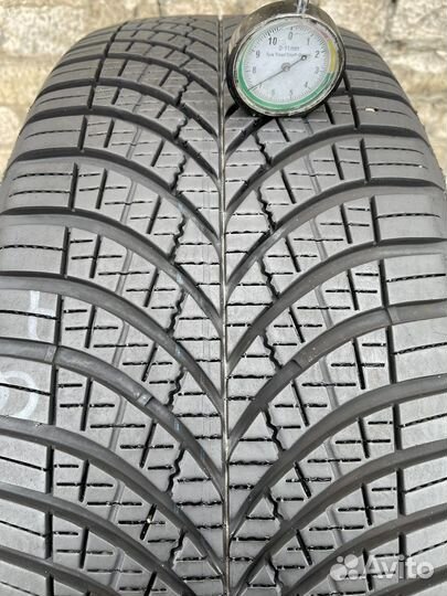 Goodyear Vector 4Seasons Gen-3 SUV 235/55 R19