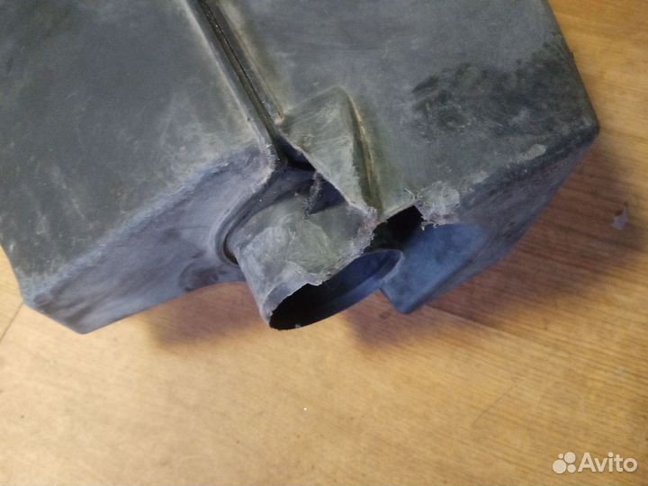 Резонатор воздушного фильтра Рено меган 2