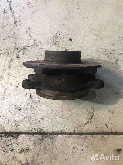 Ступица передняя правая Audi A4 cdnf 2010