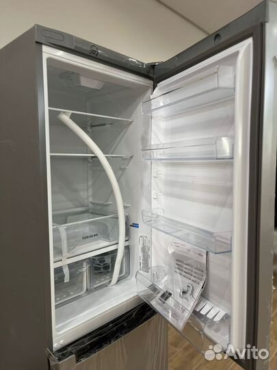 Холодильник Indesit новый