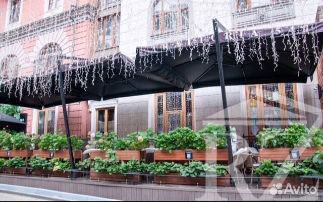 Уличный зонт для кафе