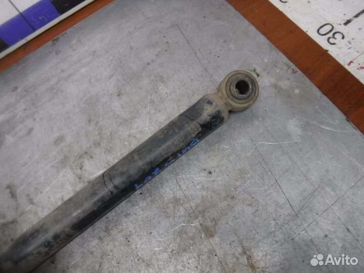 Амортизатор задний правый Toyota Vitz 1szfe 1999