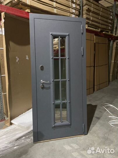 Дверь металлическая с ковкой