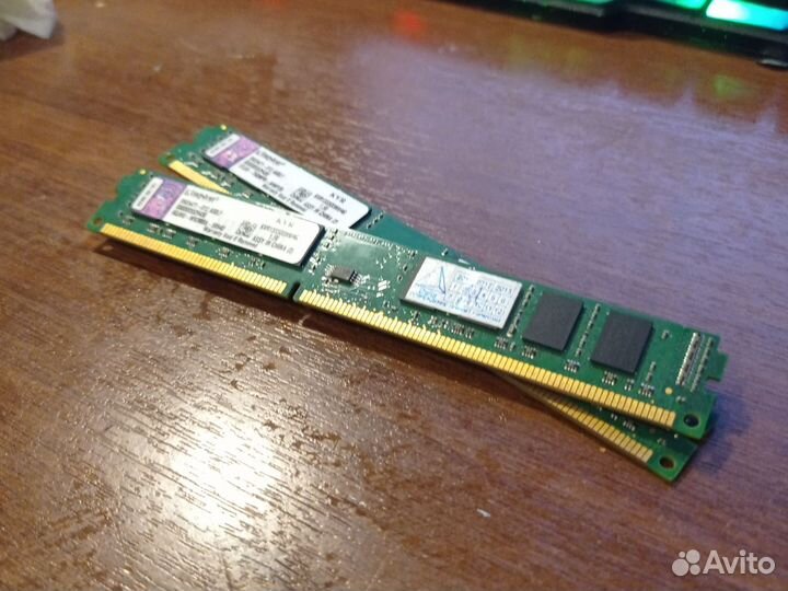 Оперативная память kingston kvr1333d3n9/4g 2шт