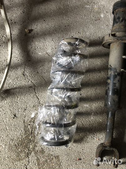 Пружина на бмв ф10