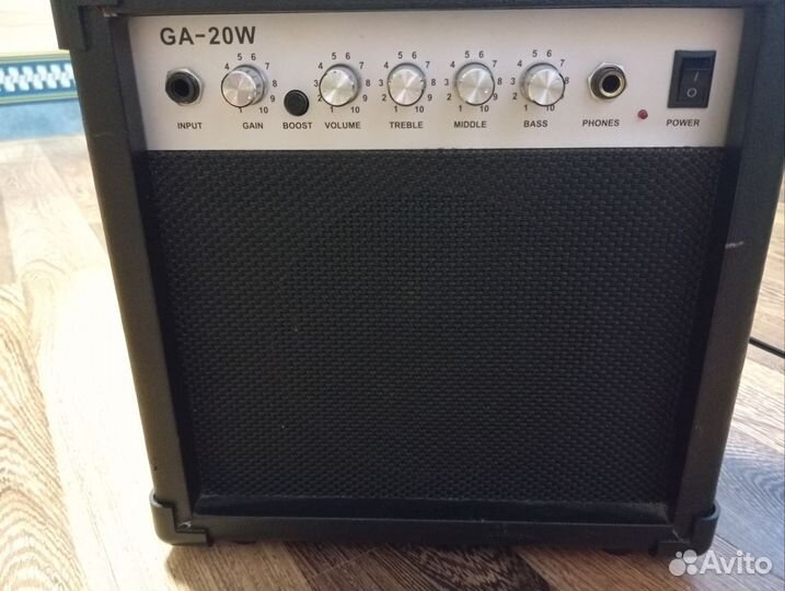 Гитарный комбоусилитель