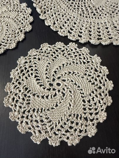 Салфетки интерьерные кружевные ручная работа