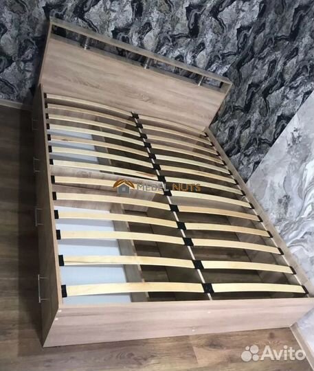 Кровать двуспальная
