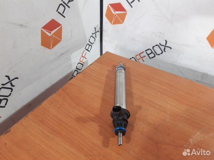 Форсунка Mercedes C-Class W205 M274 2.0 turbo 2015