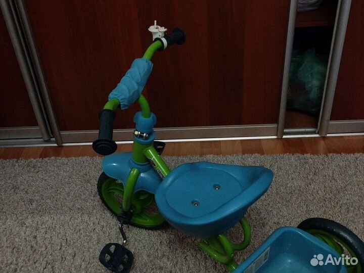 Трехколесный велосипед для малышей